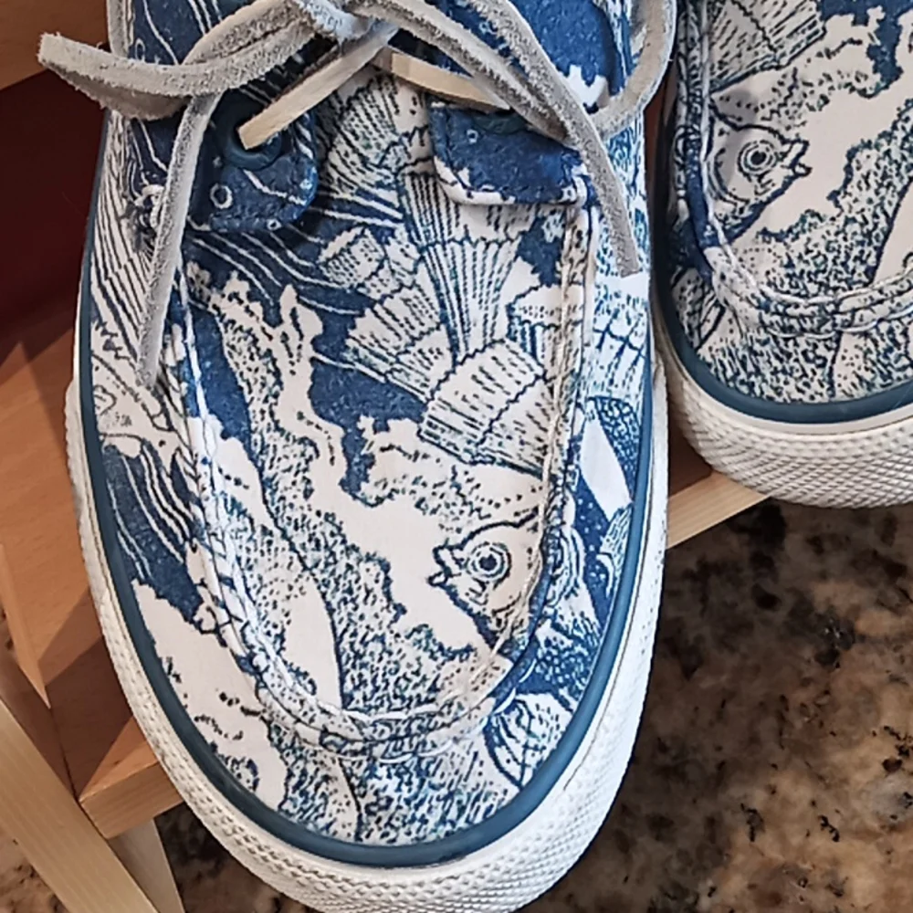 SPERRY Top Sider Men's Bahama Coral Print. Blue & White. Boat Shoes. Size 8.